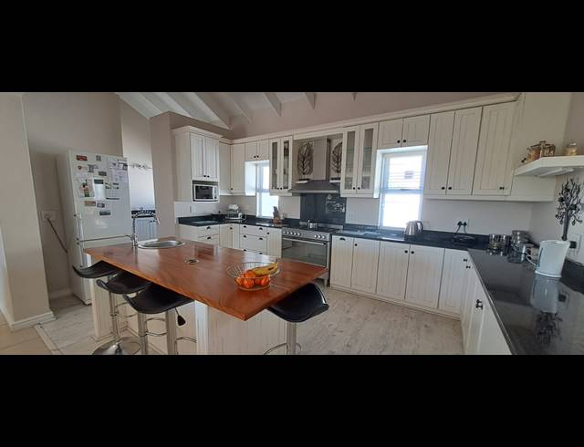 3 BEDROOM HOUSE FOR SALE IN PORT OWEN